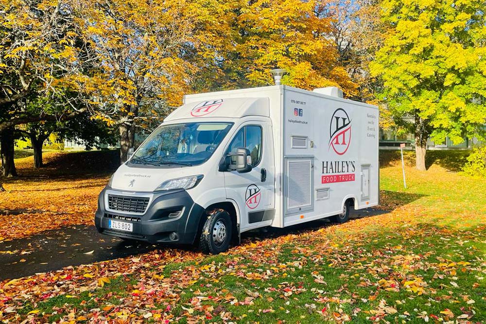 Haileys foodtruck parkerad